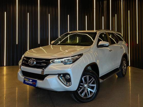 TOYOTA HILUX SW4 2.8 SRX 4X4 16V TURBO INTERCOOLER DIESEL 4P AUTOMÁTICO